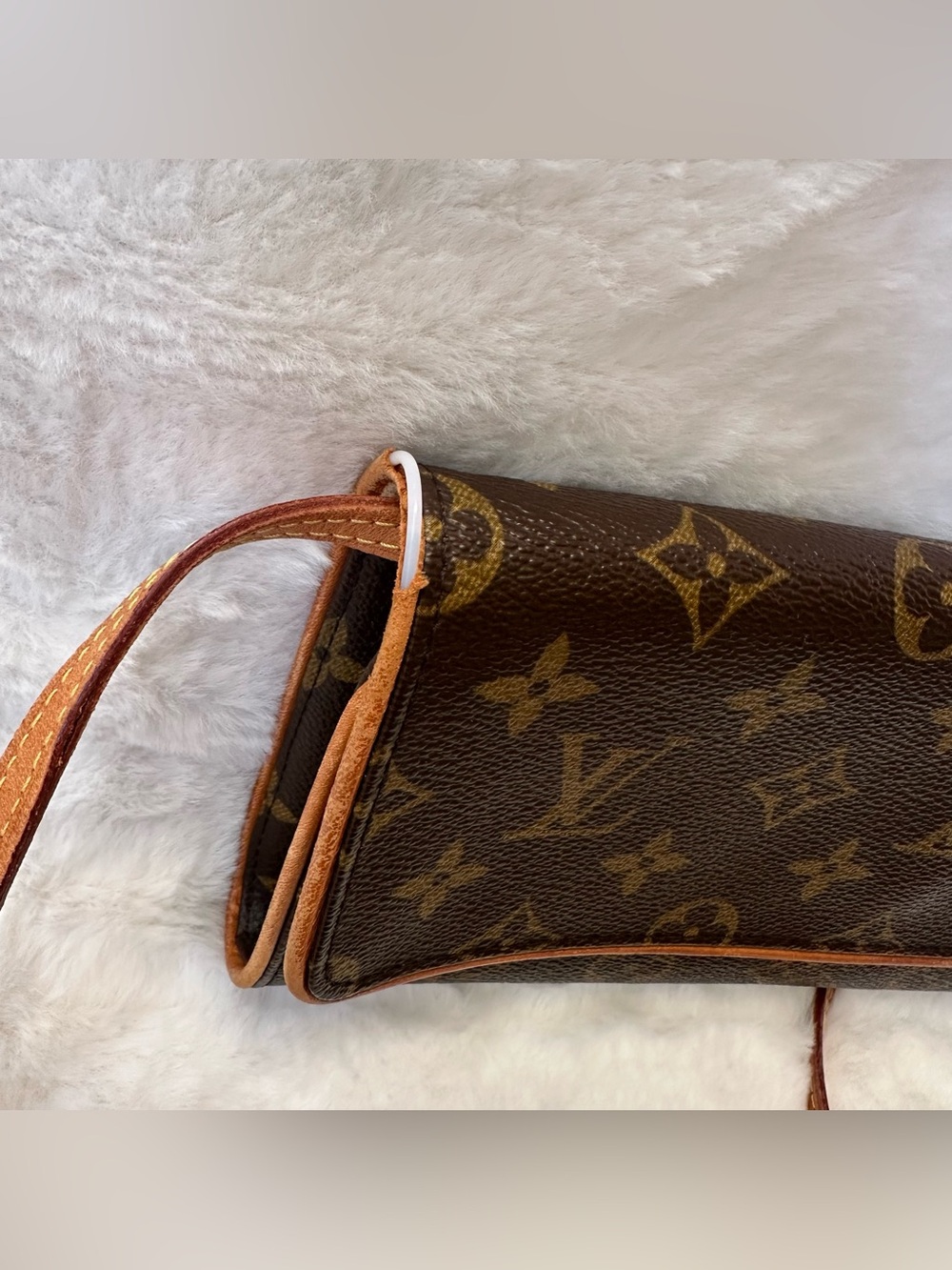 Authentic Louis Vuitton Brown Monogram Bag - Picture 3 of 10